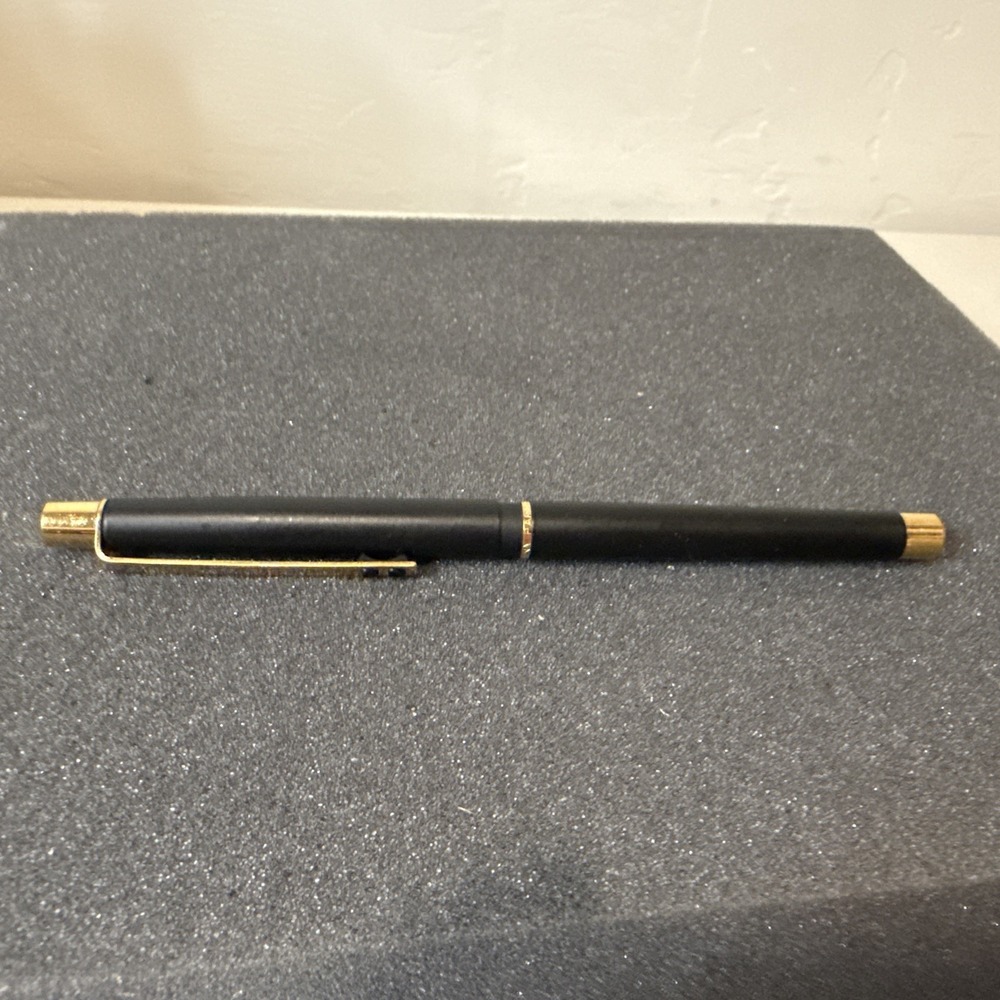 1980's Papermate Black/ Gold Trim Fountain Pen ( W‎ Germany)  Hearts